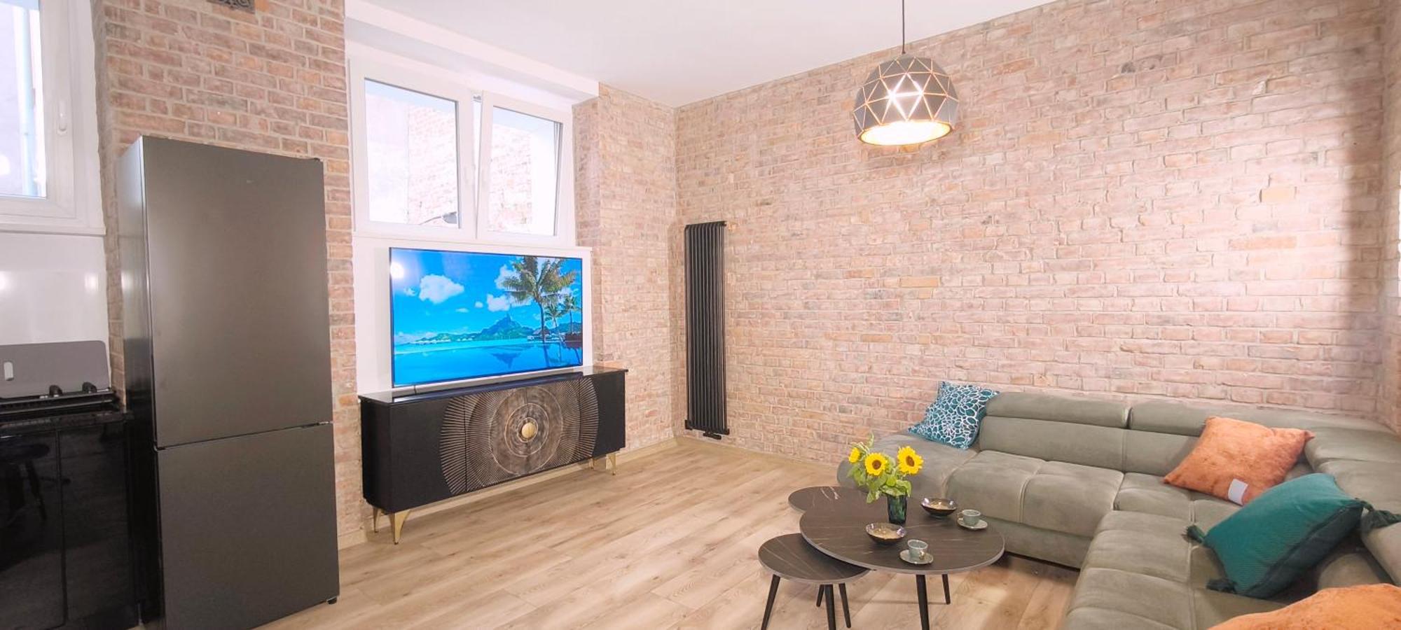 Apartment Bazaar *